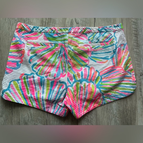 Lilly Pulitzer Resort White Adie Shellabrate Shorts Size 8 - Picture 3 of 5